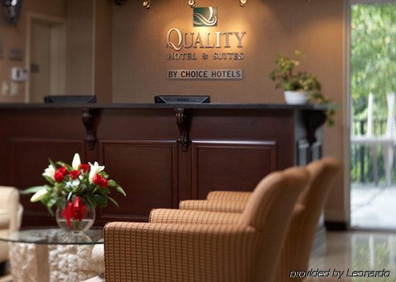 Quality Hotel & Suites Langley Interior photo